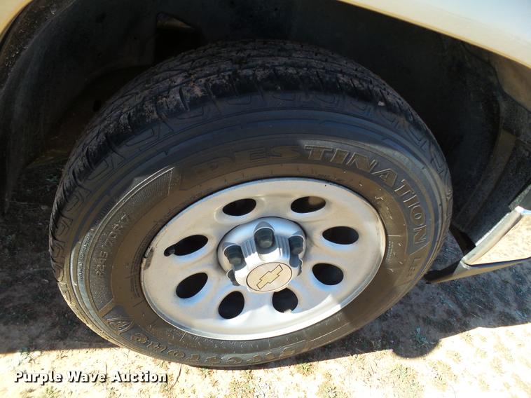 image for item L1657 2006 Chevrolet Silverado 1500 Ext. Cab pickup truck