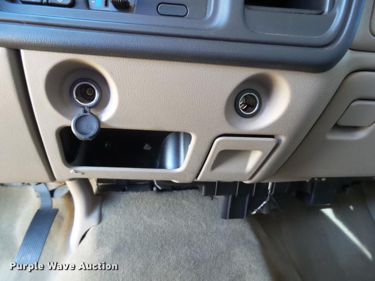 image for item L1657 2006 Chevrolet Silverado 1500 Ext. Cab pickup truck