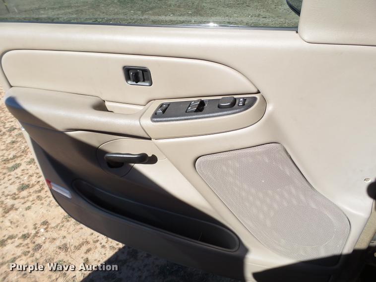 image for item L1657 2006 Chevrolet Silverado 1500 Ext. Cab pickup truck