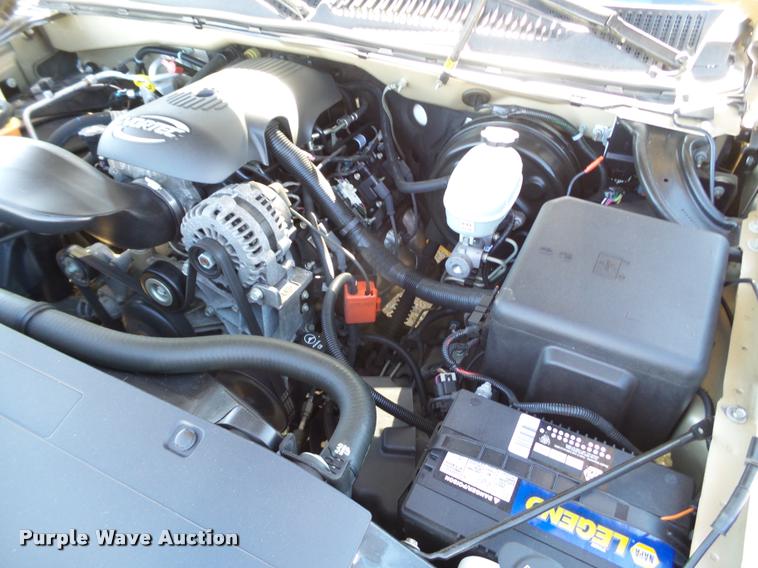 image for item L1657 2006 Chevrolet Silverado 1500 Ext. Cab pickup truck