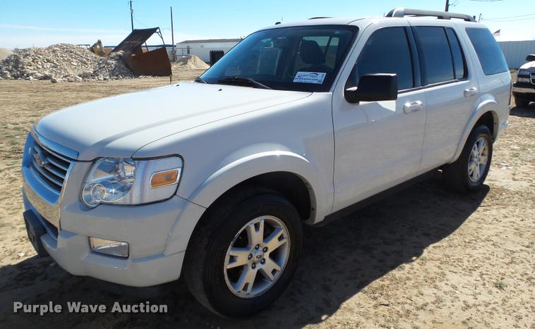 image for item L1658 2010 Ford Explorer SUV