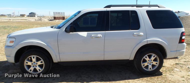 image for item L1658 2010 Ford Explorer SUV