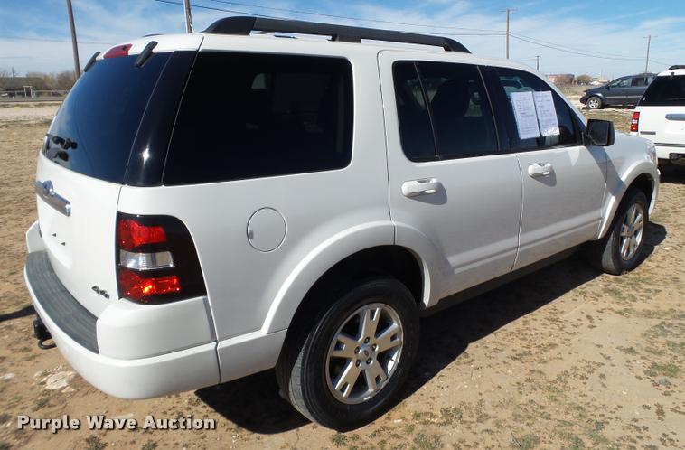 image for item L1658 2010 Ford Explorer SUV