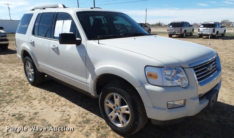 image for item L1658 2010 Ford Explorer SUV