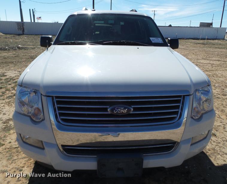 image for item L1658 2010 Ford Explorer SUV