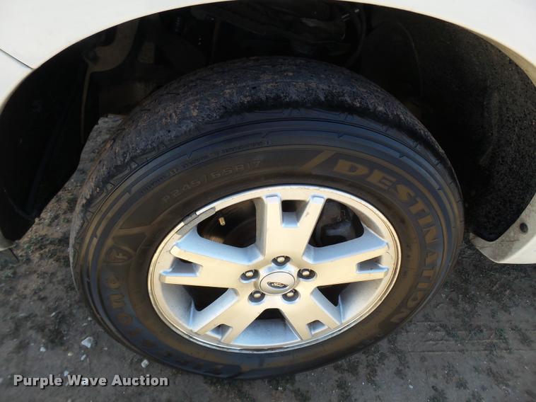 image for item L1658 2010 Ford Explorer SUV