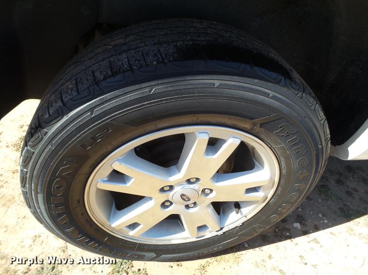 image for item L1658 2010 Ford Explorer SUV