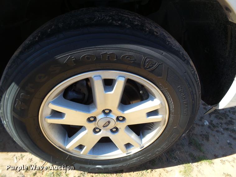 image for item L1658 2010 Ford Explorer SUV