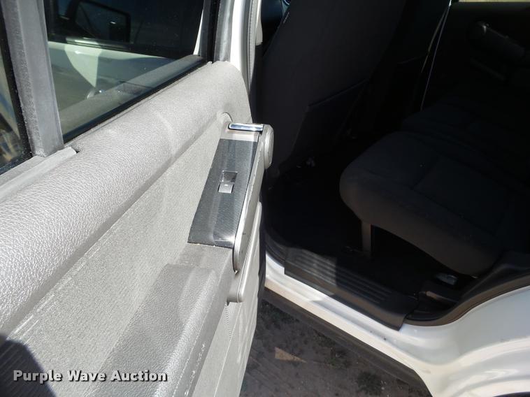 image for item L1658 2010 Ford Explorer SUV