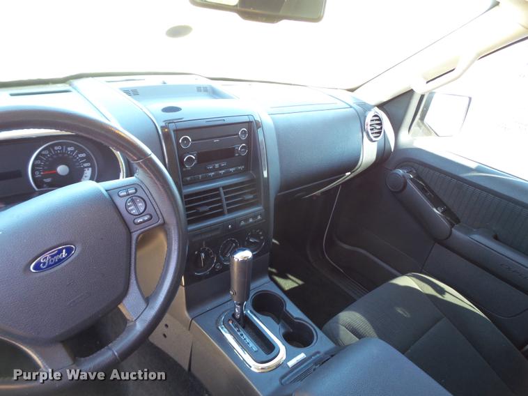 image for item L1658 2010 Ford Explorer SUV