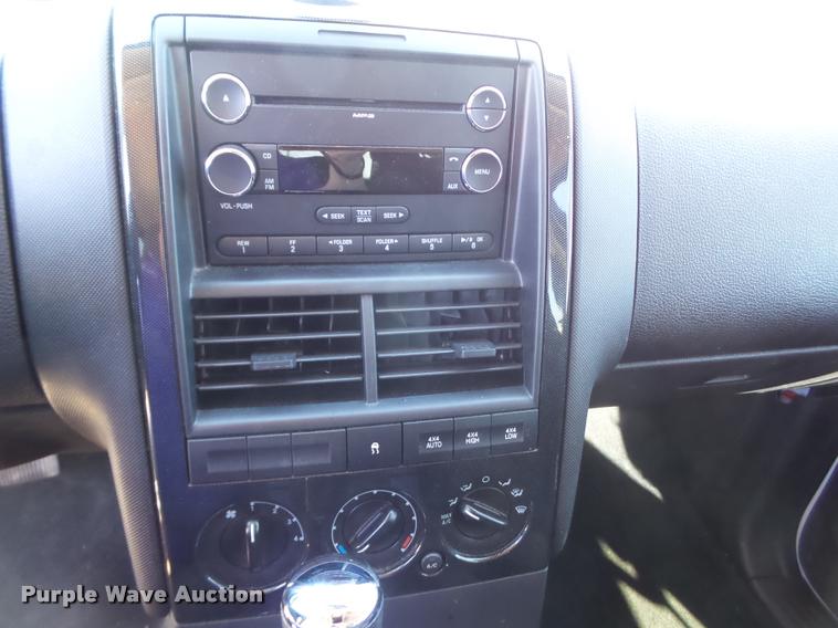 image for item L1658 2010 Ford Explorer SUV