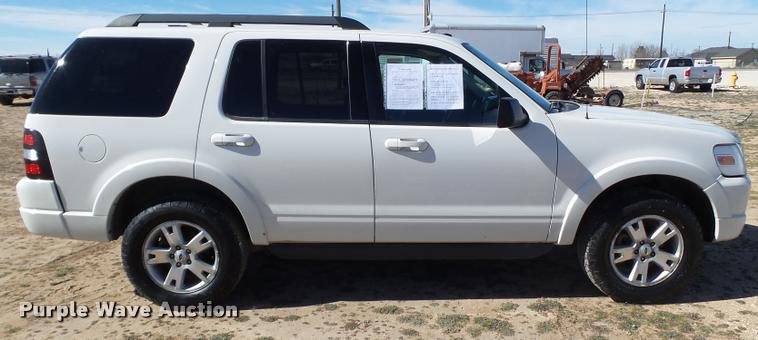 image for item L1659 2010 Ford Explorer SUV