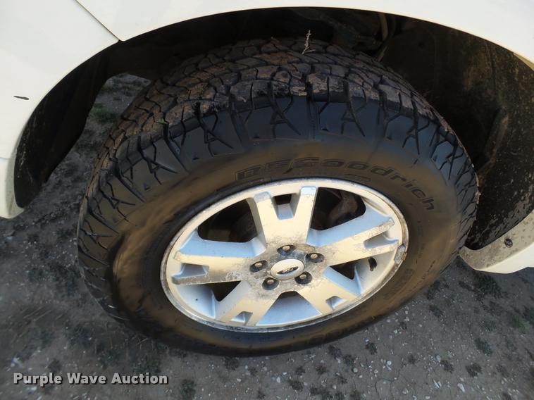 image for item L1659 2010 Ford Explorer SUV