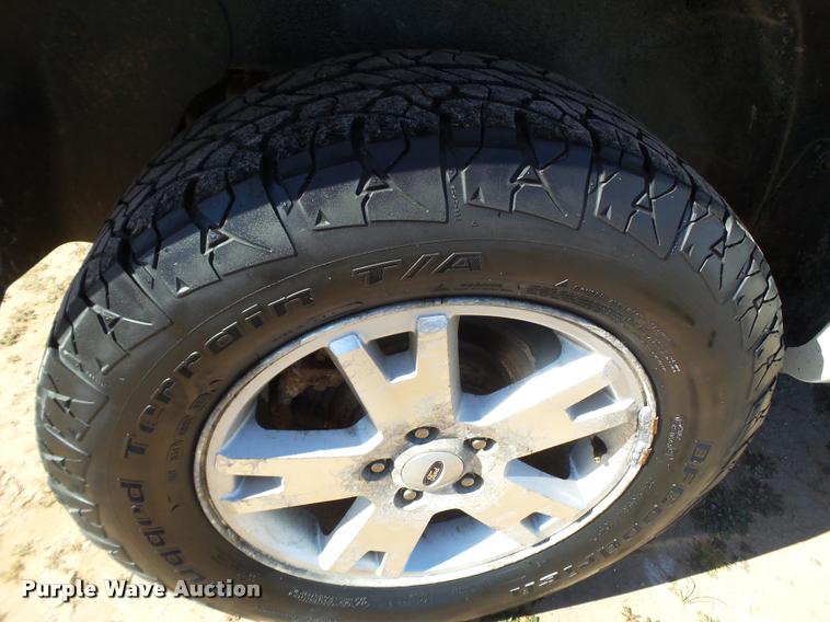 image for item L1659 2010 Ford Explorer SUV