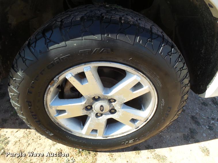 image for item L1659 2010 Ford Explorer SUV