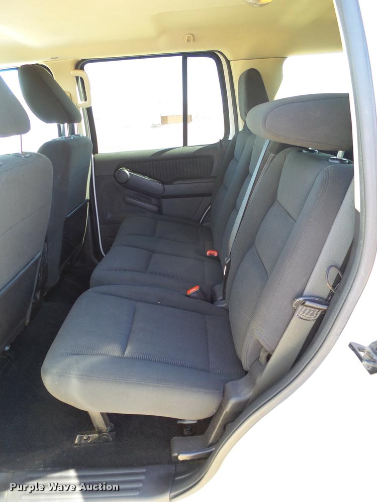 image for item L1659 2010 Ford Explorer SUV
