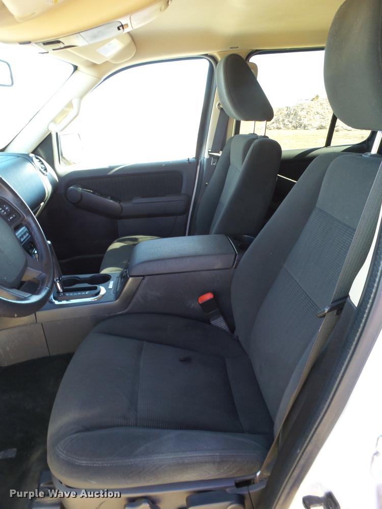 image for item L1659 2010 Ford Explorer SUV