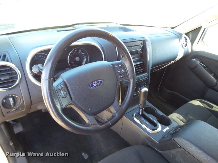 image for item L1659 2010 Ford Explorer SUV