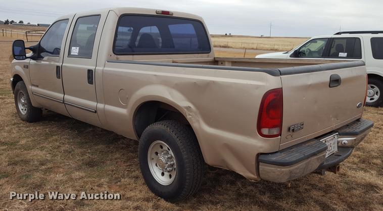 image for item L1732 1999 Ford F250 Super Duty Crew Cab pickup truck