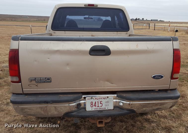 image for item L1732 1999 Ford F250 Super Duty Crew Cab pickup truck