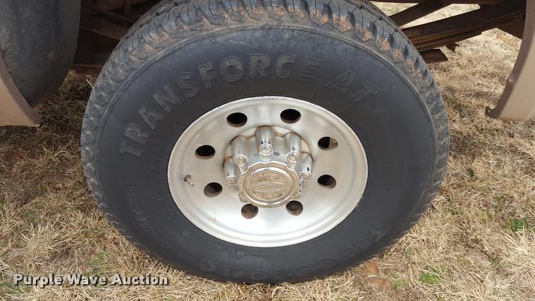 image for item L1732 1999 Ford F250 Super Duty Crew Cab pickup truck