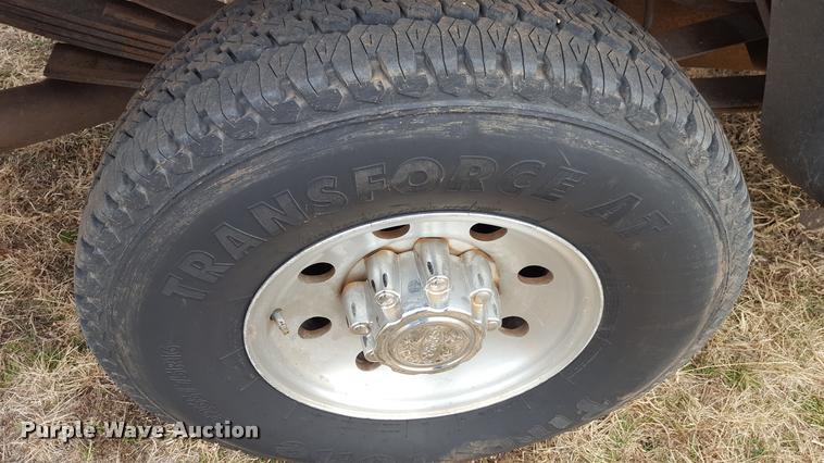 image for item L1732 1999 Ford F250 Super Duty Crew Cab pickup truck