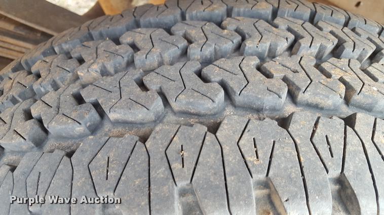 image for item L1732 1999 Ford F250 Super Duty Crew Cab pickup truck