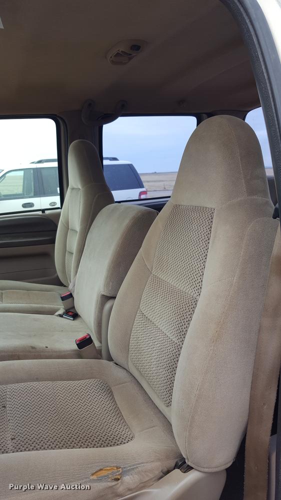 image for item L1732 1999 Ford F250 Super Duty Crew Cab pickup truck