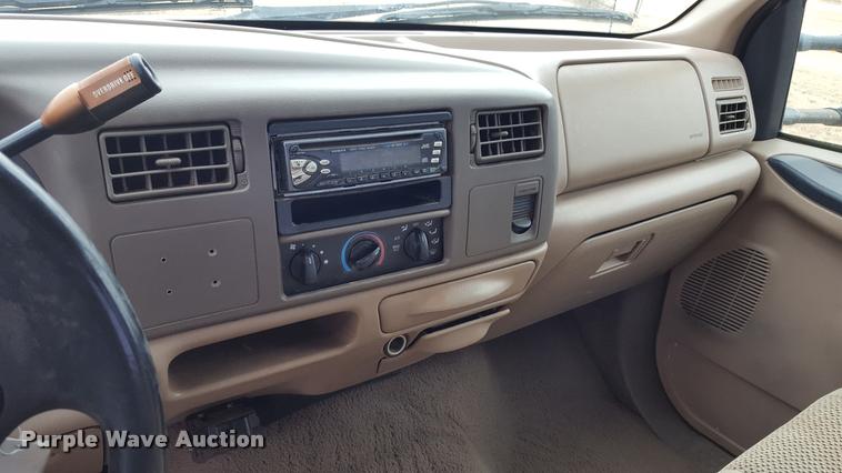 image for item L1732 1999 Ford F250 Super Duty Crew Cab pickup truck