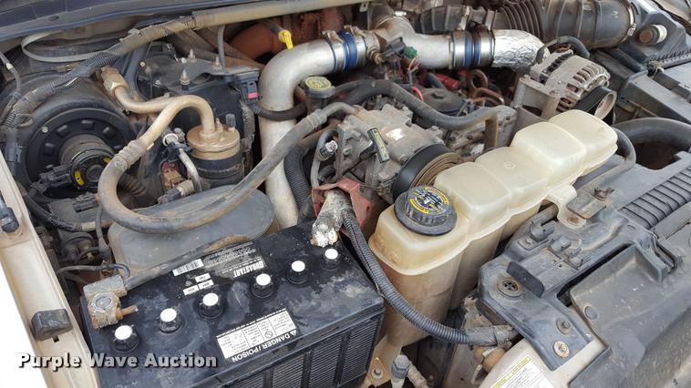 image for item L1732 1999 Ford F250 Super Duty Crew Cab pickup truck