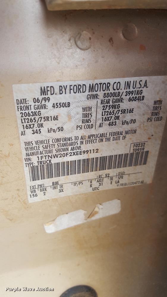 image for item L1732 1999 Ford F250 Super Duty Crew Cab pickup truck