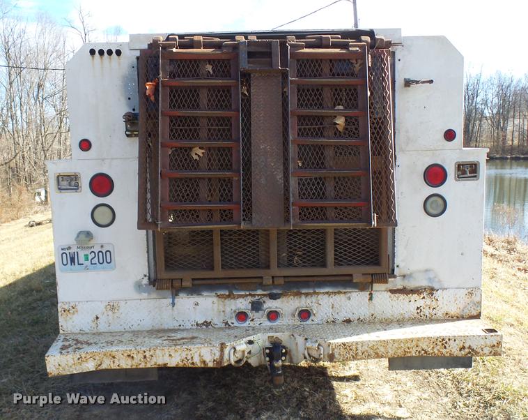 image for item L7211 2004 Ford F350 Super Duty XL utility truck