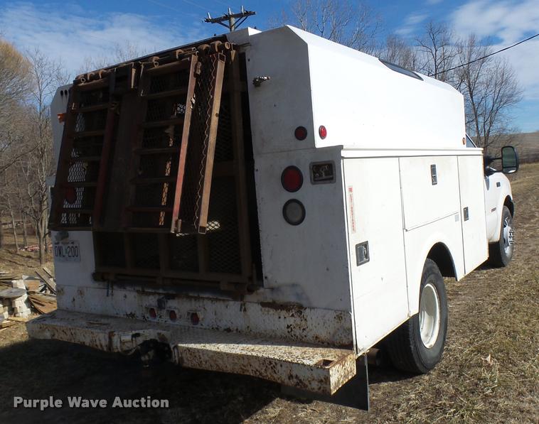 image for item L7211 2004 Ford F350 Super Duty XL utility truck