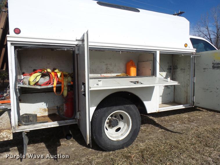 image for item L7211 2004 Ford F350 Super Duty XL utility truck