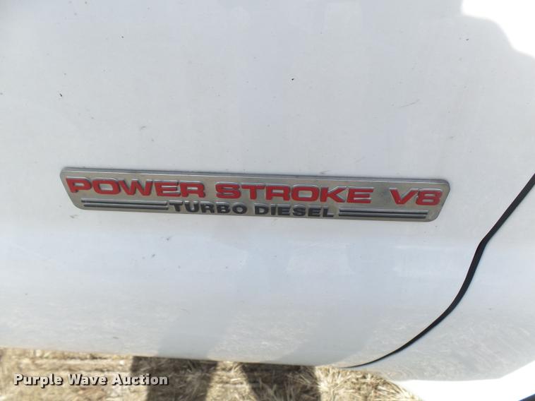 image for item L7211 2004 Ford F350 Super Duty XL utility truck