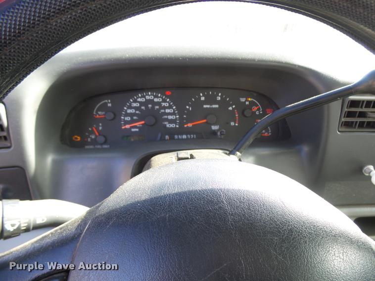 image for item L7211 2004 Ford F350 Super Duty XL utility truck