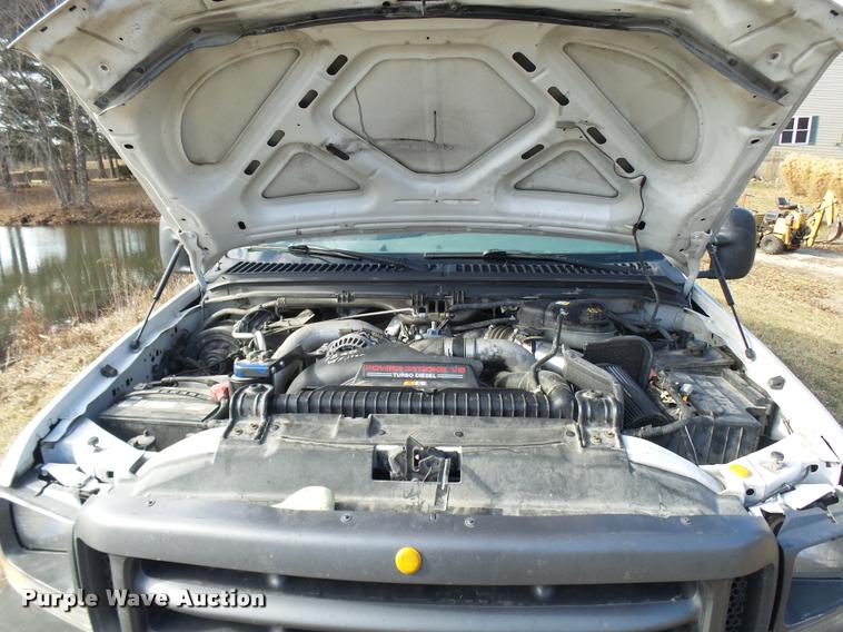 image for item L7211 2004 Ford F350 Super Duty XL utility truck