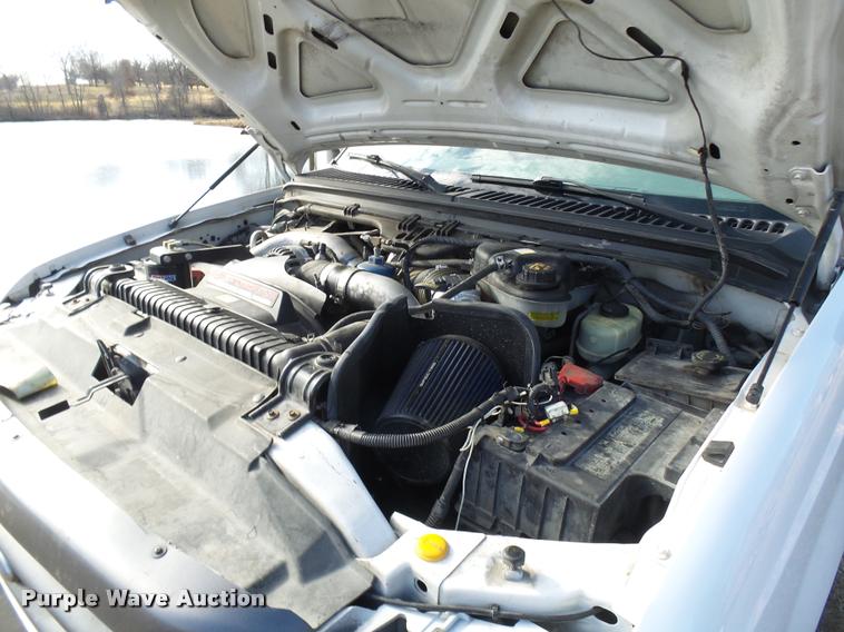 image for item L7211 2004 Ford F350 Super Duty XL utility truck