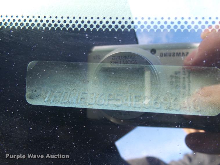 image for item L7211 2004 Ford F350 Super Duty XL utility truck