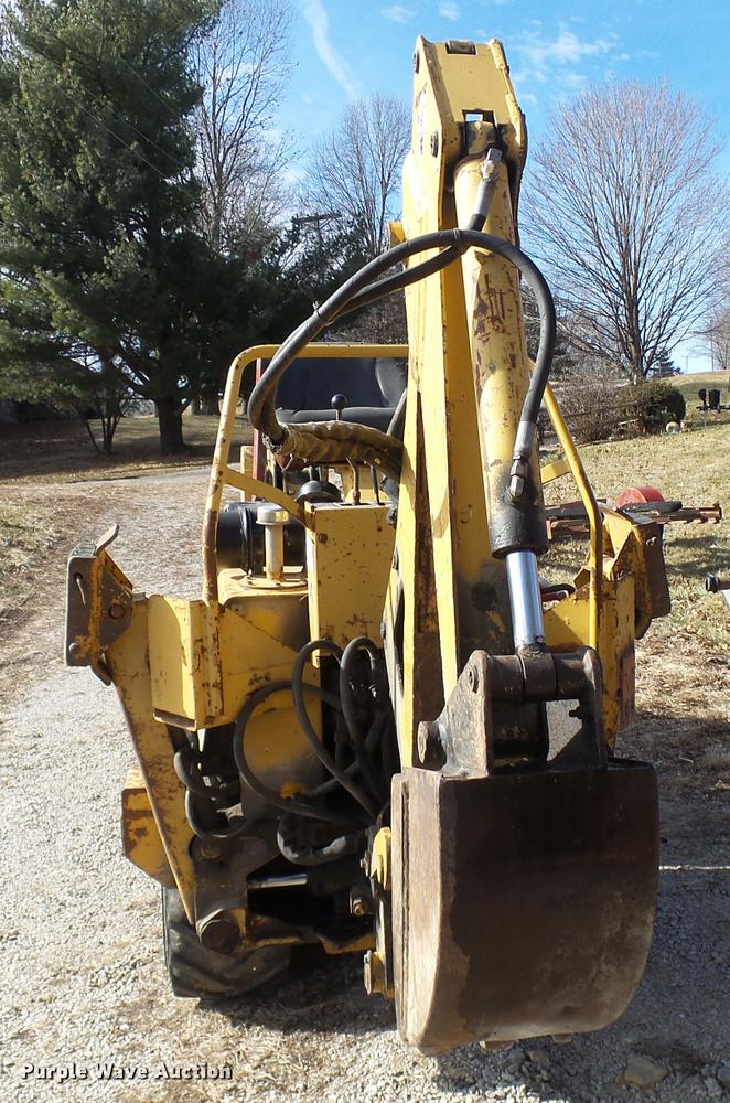 image for item L7214 1999 Vermeer LM42 vibratory plow