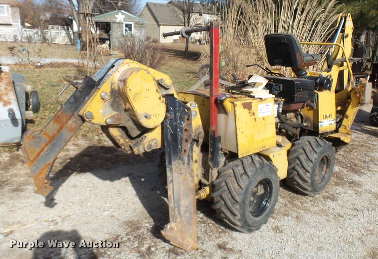 image for item L7214 1999 Vermeer LM42 vibratory plow