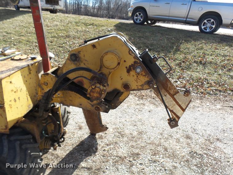 image for item L7214 1999 Vermeer LM42 vibratory plow