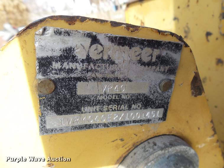 image for item L7214 1999 Vermeer LM42 vibratory plow