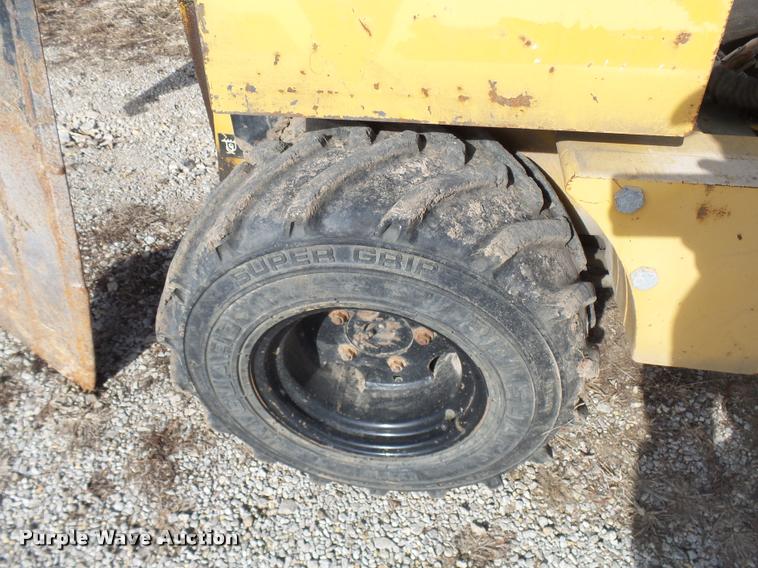 image for item L7214 1999 Vermeer LM42 vibratory plow