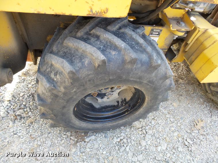 image for item L7214 1999 Vermeer LM42 vibratory plow