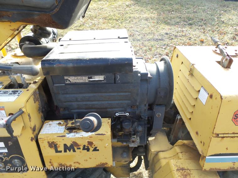 image for item L7214 1999 Vermeer LM42 vibratory plow