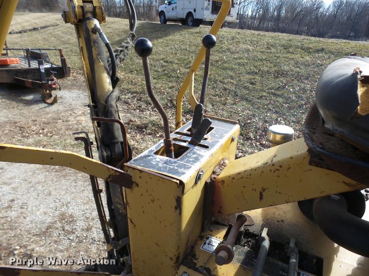 image for item L7214 1999 Vermeer LM42 vibratory plow