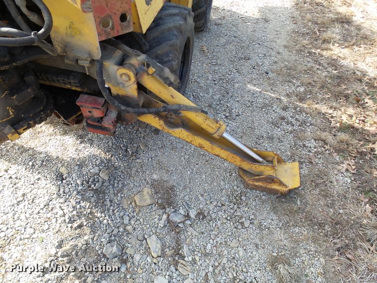 image for item L7214 1999 Vermeer LM42 vibratory plow