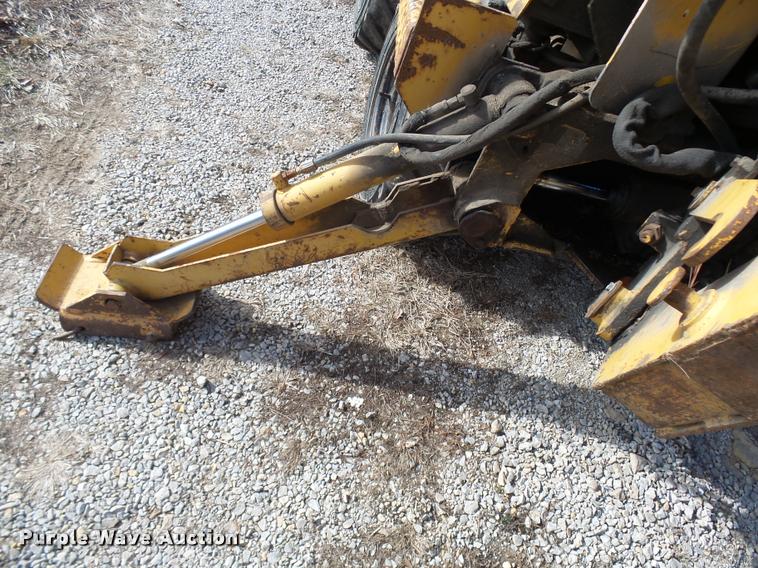 image for item L7214 1999 Vermeer LM42 vibratory plow