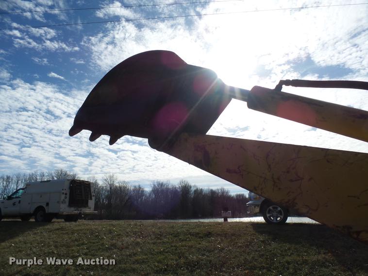 image for item L7214 1999 Vermeer LM42 vibratory plow